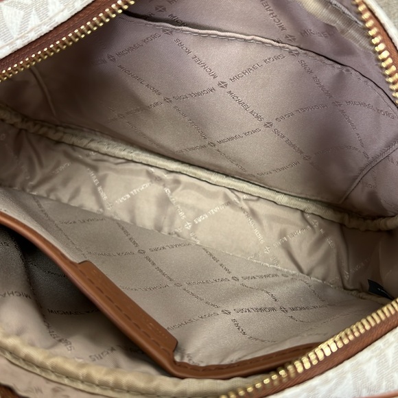 SOLD IN STORE Michael Kors FULTON Sport Crossbody Bag - Picture 6 of 10